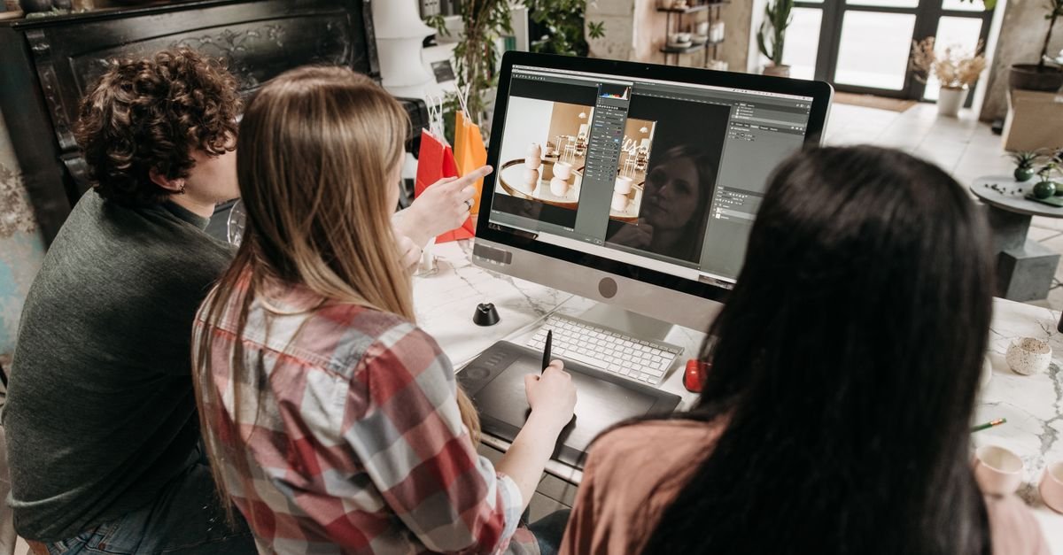 مراجعة Adobe Firefly: هل يستحق الذكاء الاصطناعي من أدوبي؟